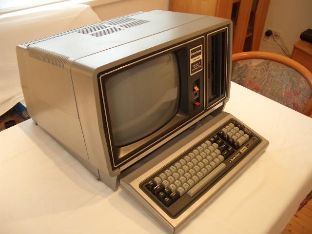 TRS 80 Mod IIb.JPG